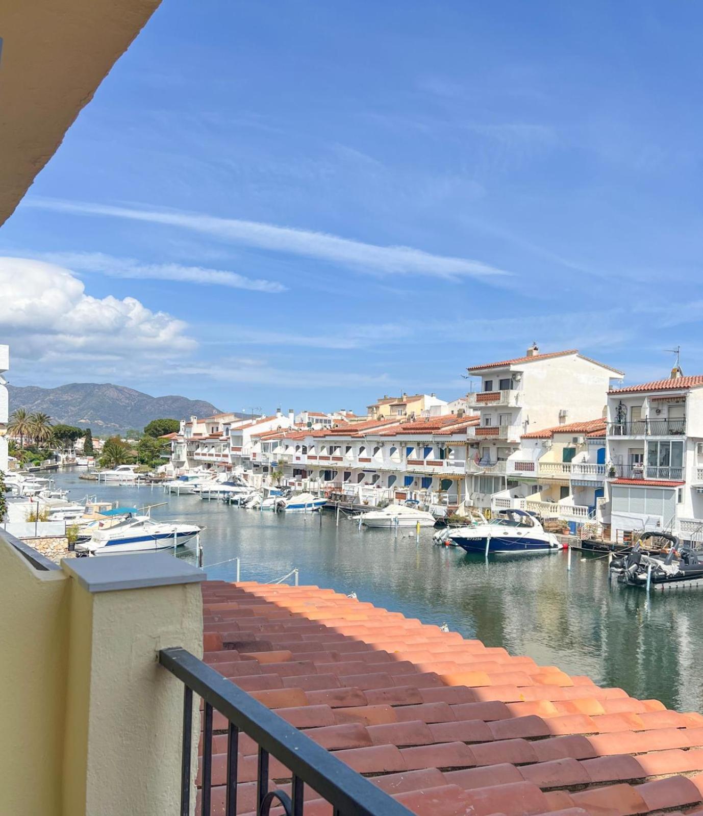Hotel Portofino By Insidehome Empuriabrava Exteriér fotografie